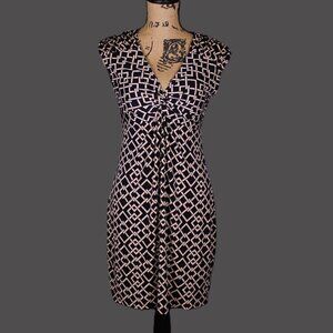 Chic Modern Geometric Midi Dress Womens Small Ruched Front Elevated Basic Kiara